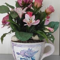 vaso in terracotta a forma di tazza 