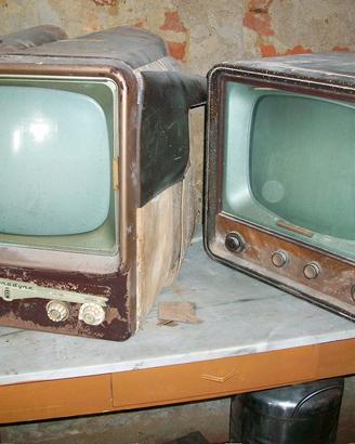 Antiche/Vecchie TV a valvole MAGNADYNE-TELEFUNKEN