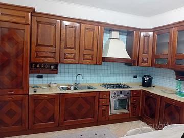 cucina completa e camera da letto 