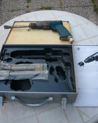 Scalpello pneumatico BOSCH , pratico e leggero