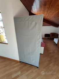 Due guardaroba di tela ed una scarpiera