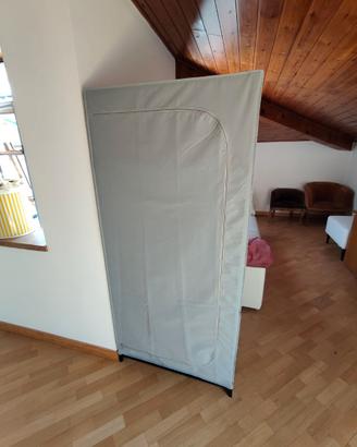 Due guardaroba di tela ed una scarpiera