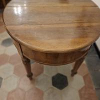 Tavolo ovale allungabile in legno noce massello