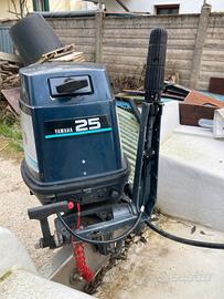 Barca in legno e vetroresina