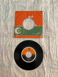 Parigi Sorride" e "Little Man". Milva