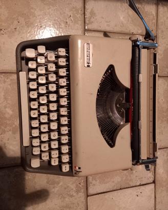 macchina da scrivere manuale 