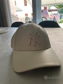 Cappello New-York Yankees bianco effetto  pelle