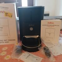 Distributore automatico di cibo per gatti o cani