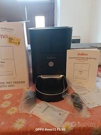 Distributore automatico di cibo per gatti o cani