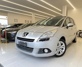 Peugeot 5008 1.6 HDi 112CV Platinum 7 Posti, Tetto