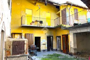 CASA DI CORTE A SUMIRAGO