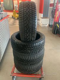 Pneumatici invernali 215 40 17 Dunlop