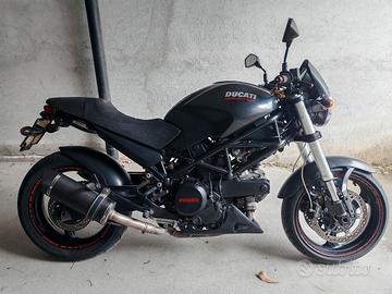Ducati Monster 695 