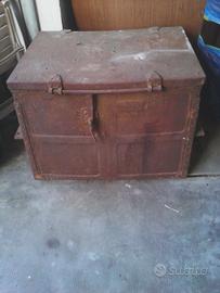 Baule in ferro