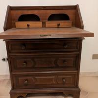 Scrittoio compatto in legno