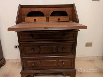 Scrittoio compatto in legno