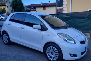 Toyota yaris 1.3 benzina 101 cv