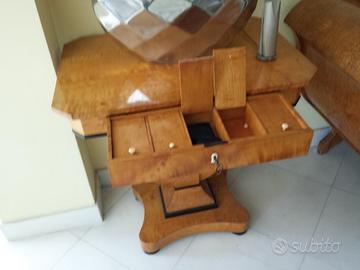 Tavolini radica intarsiati