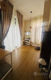 Stanza studio professionale a giorni/ore