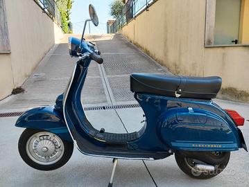 Vespa 125 primavera ET3 1980 FMI