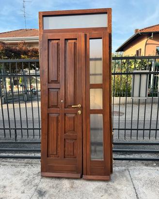 Porta blindata con telaio in legno