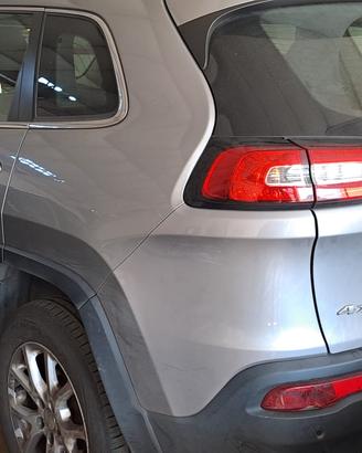 jeep Cherokee 4 serie. diesel 2.2