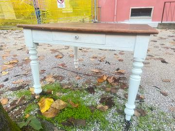 Tavolo quadrato in noce fine 800