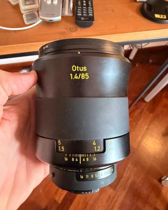 Zeiss Otus 85mm f/1.4 zf2 Nikon