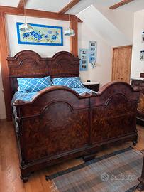 Letto antico in legno