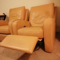 Coppia di poltrone in pelle con relax