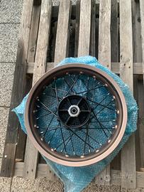ruote a raggi 17" bronzo anodizzato  vitpilen 401