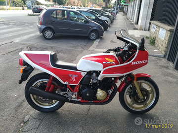 Honda Cb1100R RB Fmi oro