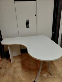Tavolo ufficio ad angolo