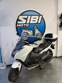 Honda Integra 750