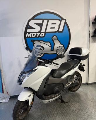 Honda Integra 750