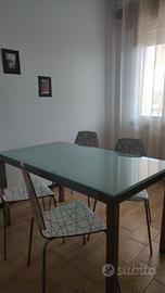 Tavolo da cucina e sedie