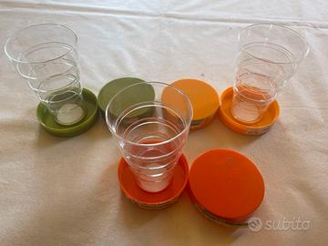 Bichieri vintage in plastica chiudibili