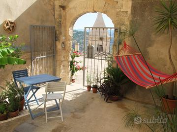 A' naca - casa vacanze in centro con vista su Ibla