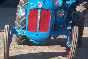 Trattore Fordson dexta 30 cavalli