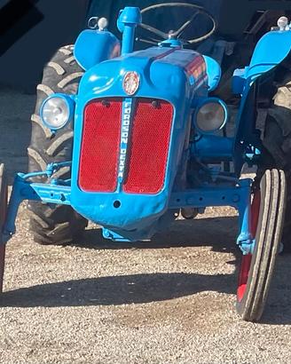 Trattore Fordson dexta 30 cavalli