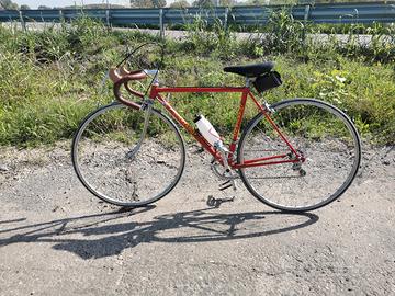 Bicicletta eroica perfettamente ristrutturata