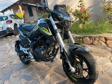 Moto benelli TNT 125