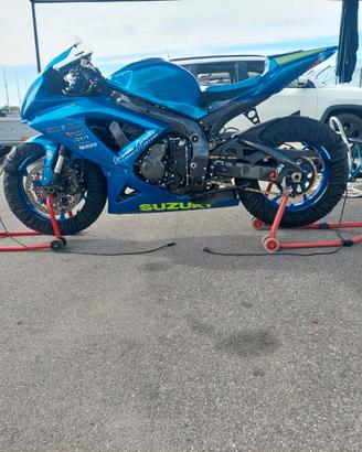 Suzuki Gsx R 750 k8 (2009) Pista+ Pezzi Originali