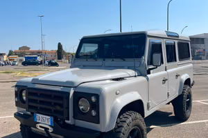 Land rover defender 110