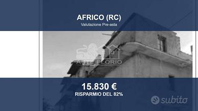 Immobile in asta di 214 m² con più di 5 locali a A