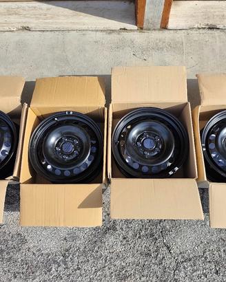 Cerchi in ferro e borchie Volkswagen Golf 7