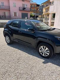 Automobile yaris cross