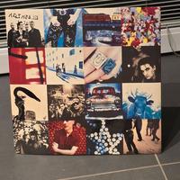 U2 stand album Achtung Baby x negozi