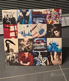 U2 stand album Achtung Baby x negozi