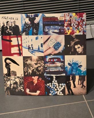 U2 stand album Achtung Baby x negozi